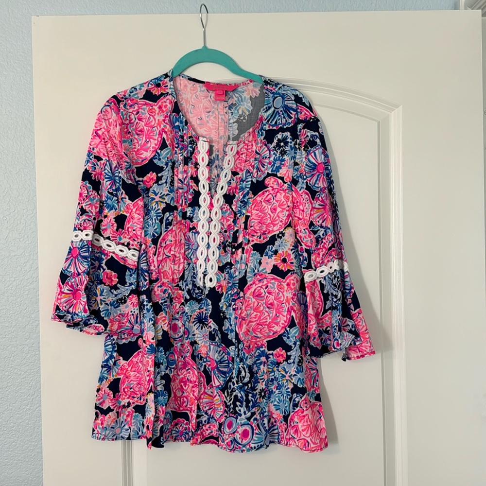 Beautiful size small Lilly Pulitzer multicolor tunic